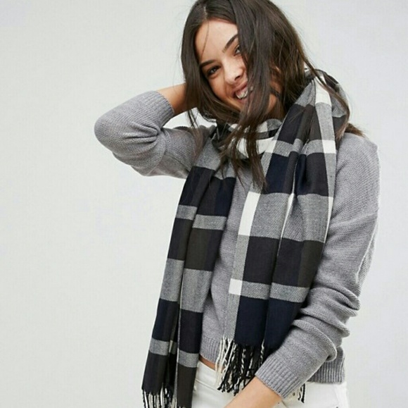 Scarf - Picture 3 of 4